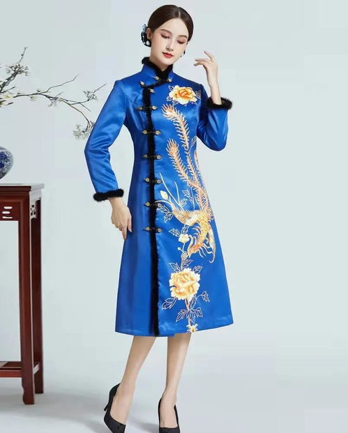 端庄优雅大气的宝蓝色旗袍,高贵之美,被国人称赞,让女子耀眼 女人